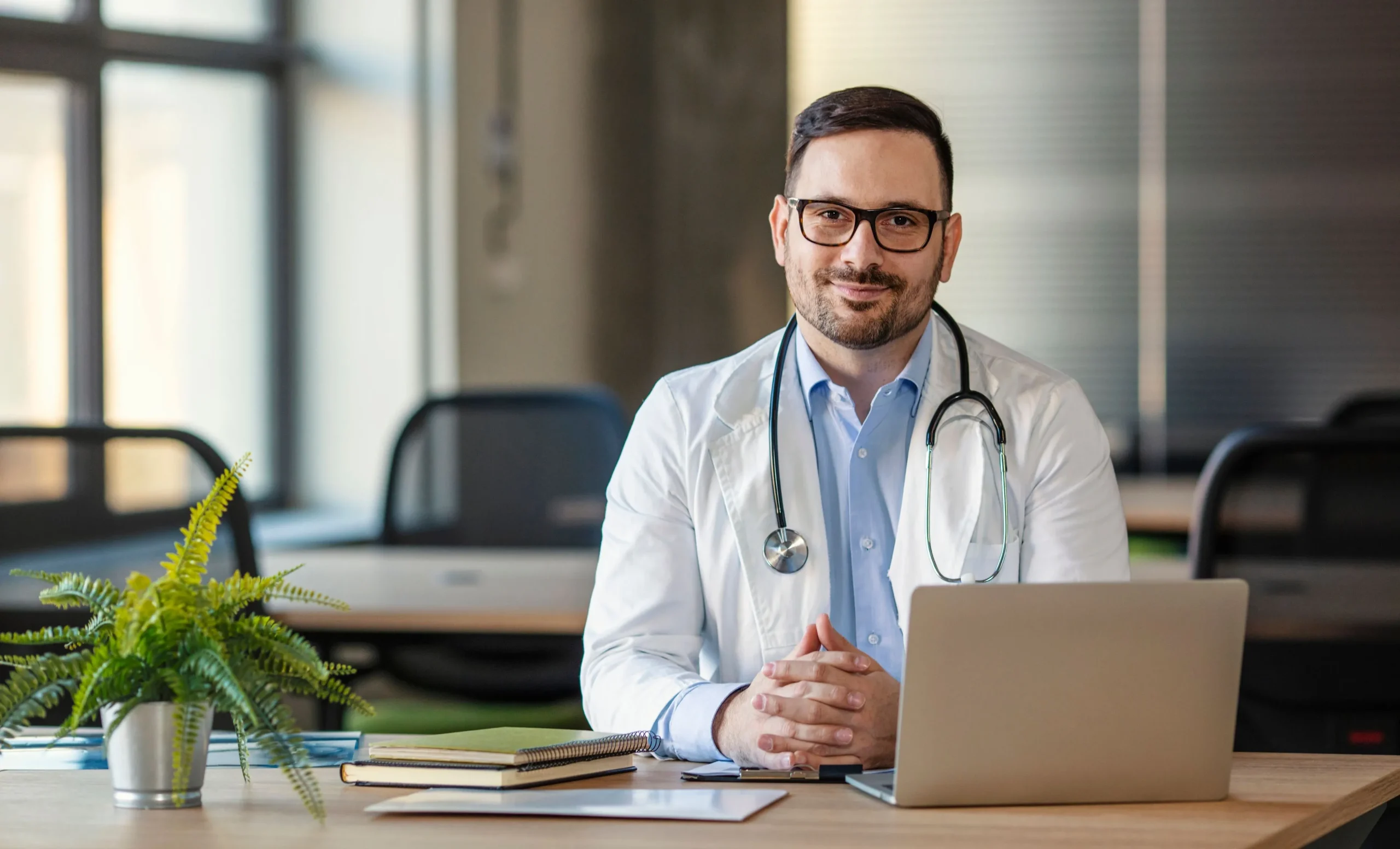 Privatarzt zufrieden mit seiner Praxissoftware